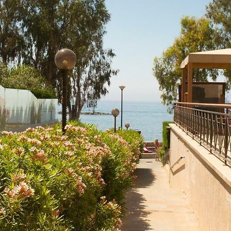Galatex Beach Apartment Лимасол Экстерьер фото