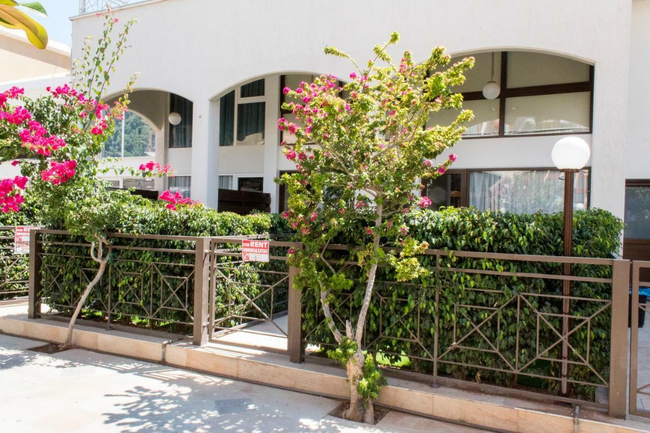 Galatex Beach Apartment Лимасол Экстерьер фото