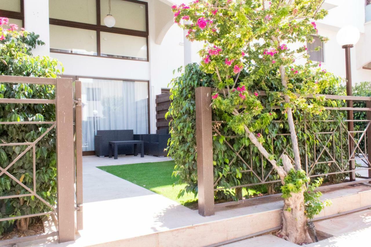 Galatex Beach Apartment Лимасол Экстерьер фото