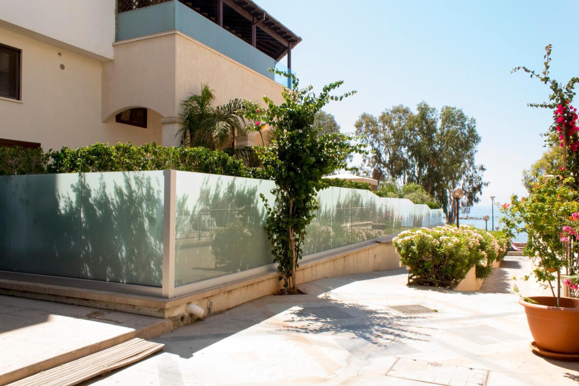Galatex Beach Apartment Лимасол Экстерьер фото