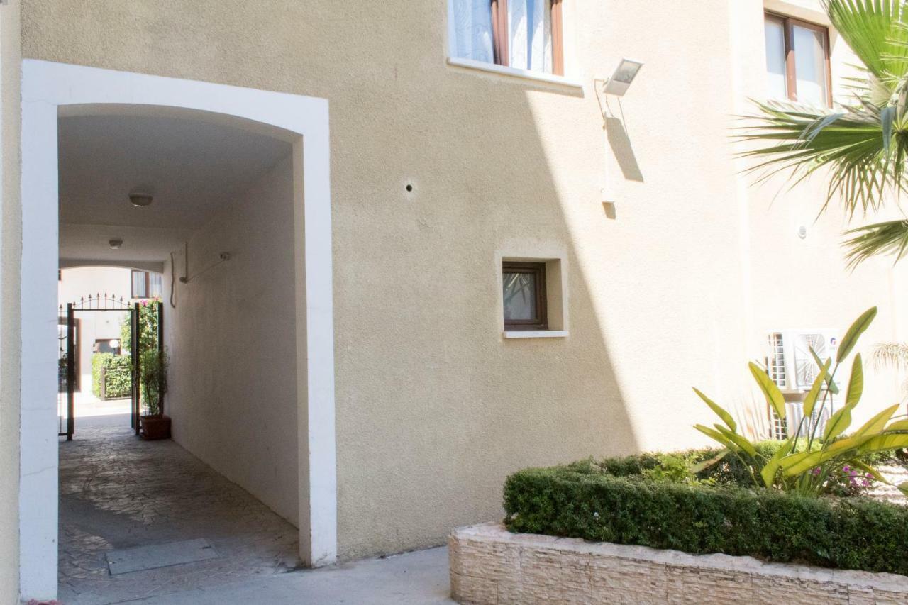 Galatex Beach Apartment Лимасол Экстерьер фото