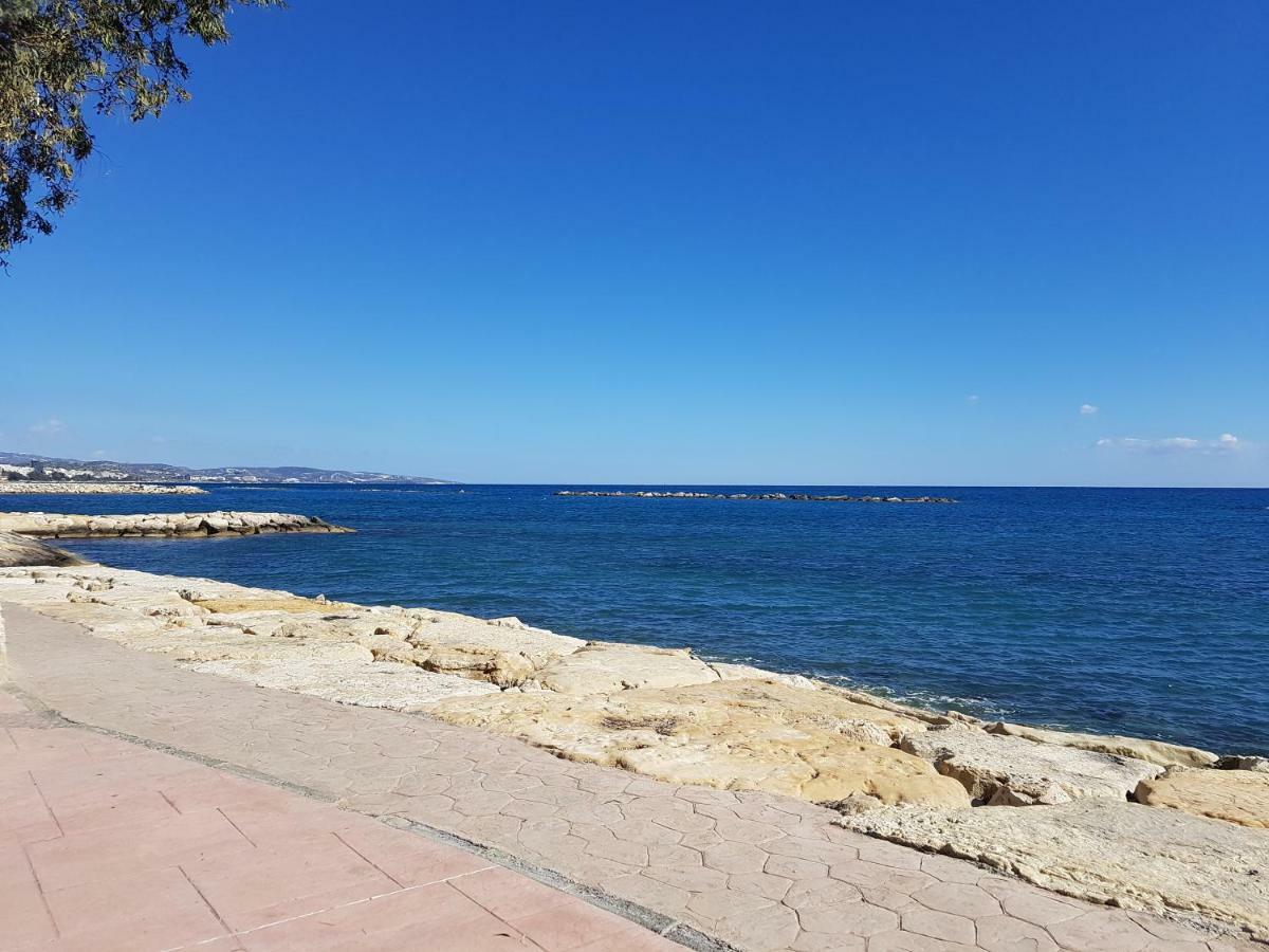 Galatex Beach Apartment Лимасол Экстерьер фото