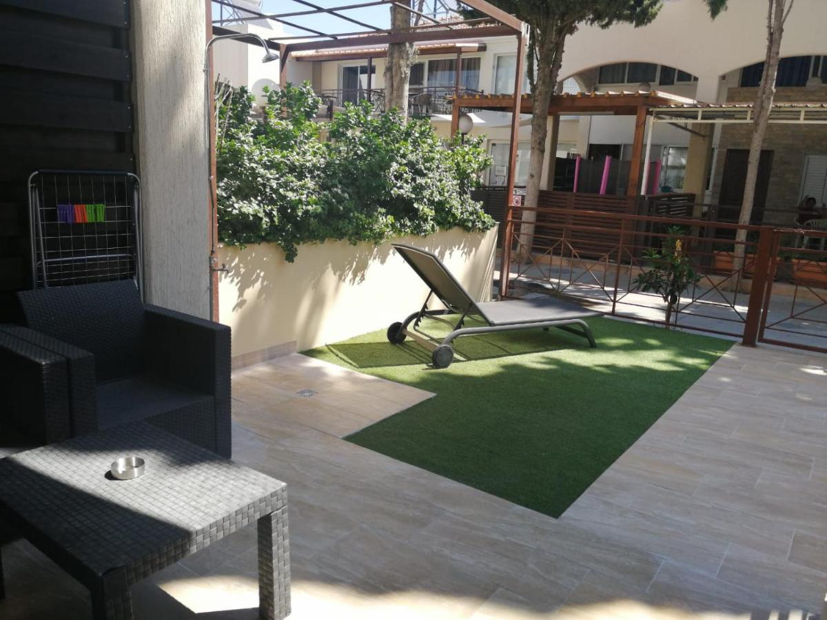 Galatex Beach Apartment Лимасол Экстерьер фото
